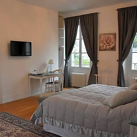 Demeure Les Aiglons, D'hotes & 4* 퐁텐블로