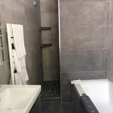 Demeure Les Aiglons, D'hotes & 4* Fontainebleau